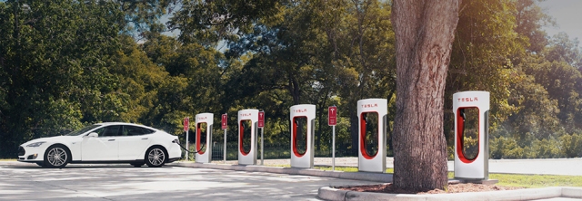 Tesla Charging Station (Credit: Tesla Motors)