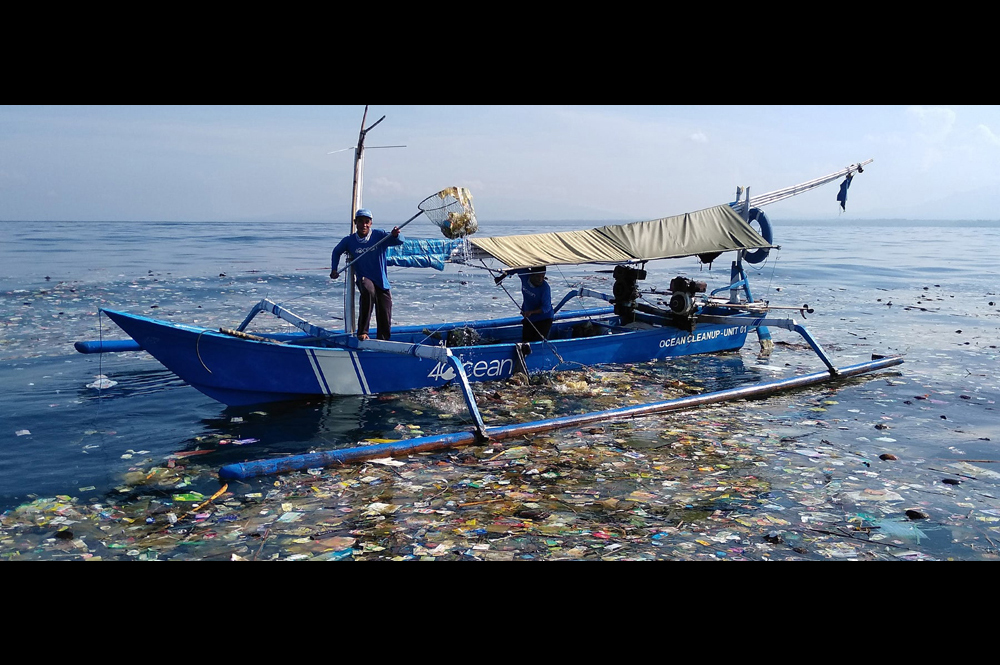 4ocean is one of the only companies in the world that directly manages a global ocean cleanup operation and employs professional, full-time captains and crews to recover plastic and other harmful debris from the world’s oceans, rivers, and coastlines seven days a week. [Credit: 4ocean.com]