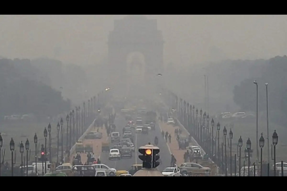 Delhi Environment Minister Gopal Rai on Thursday [25 Aug 2022] said the city government will launch a 15-point action plan in October to fight air pollution in winter. [Credit: outlookindia.com]