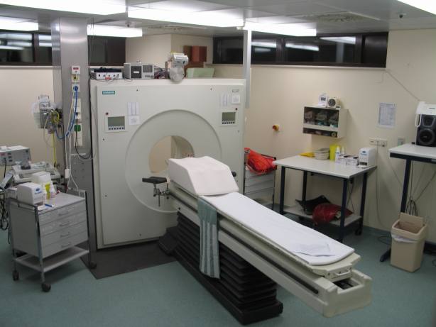 https://en.wikipedia.org/wiki/Positron_emission_tomography. Photo Credit: commons.wikimedia.org | Jens Maus (https://jens-maus.de/)